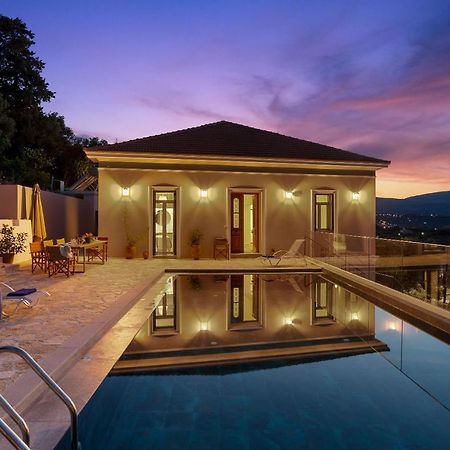 Villa Remedio Neon Khorion  ภายนอก รูปภาพ