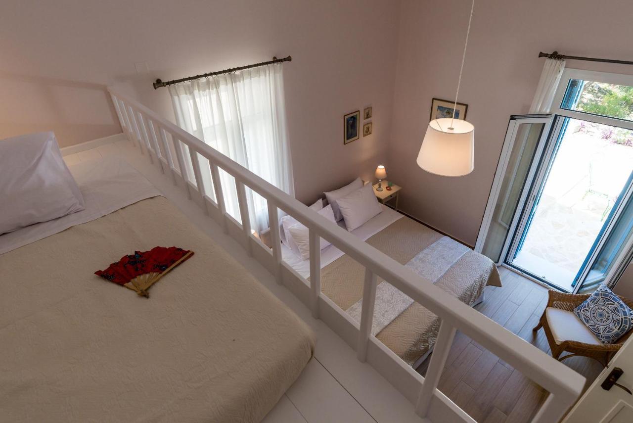 Villa Remedio Neon Khorion  ภายนอก รูปภาพ