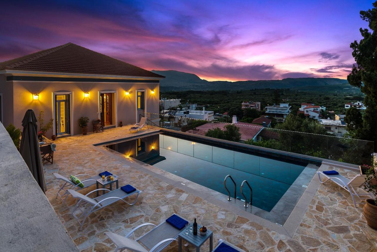 Villa Remedio Neon Khorion  ภายนอก รูปภาพ